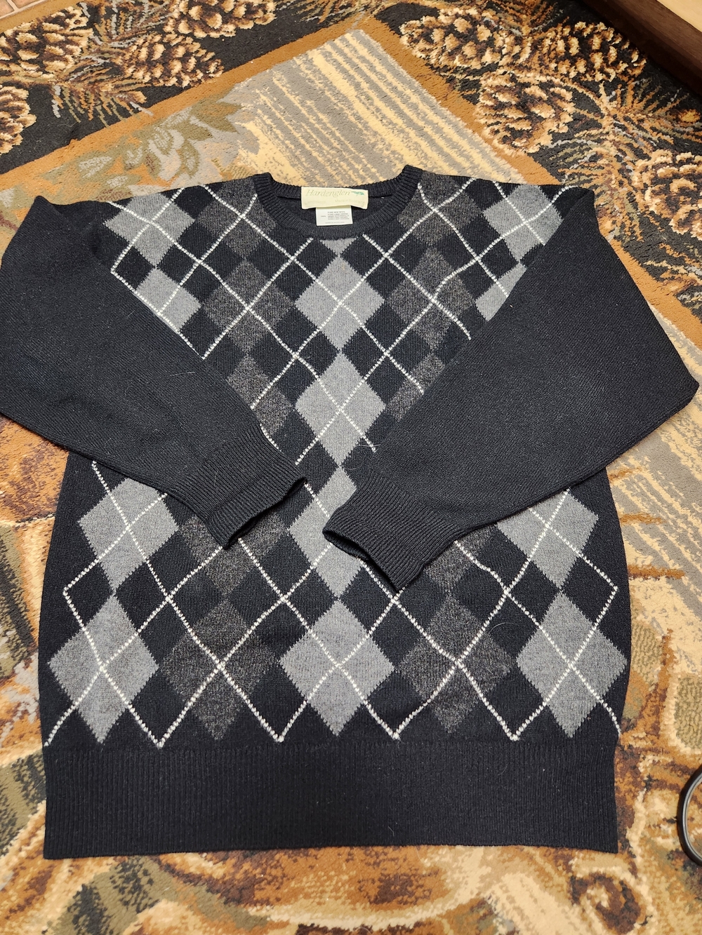 Men's Argyle Crewneck Sweater in Black and Gray - Classic Knit